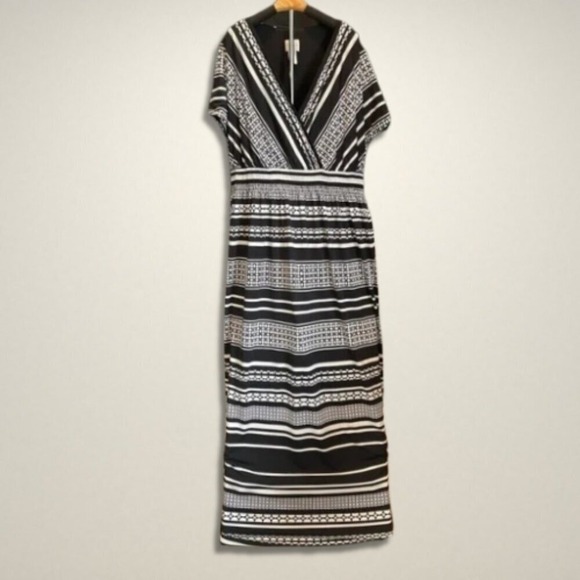 Chico's Black White Striped Maxi Dress V‎ Neck Short Sleeve Casual Chic - Picture 1 of 7